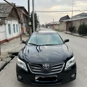 Toyota Camry, 2011