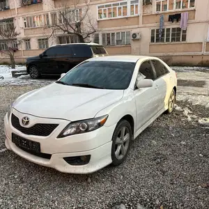 Toyota Camry, 2010