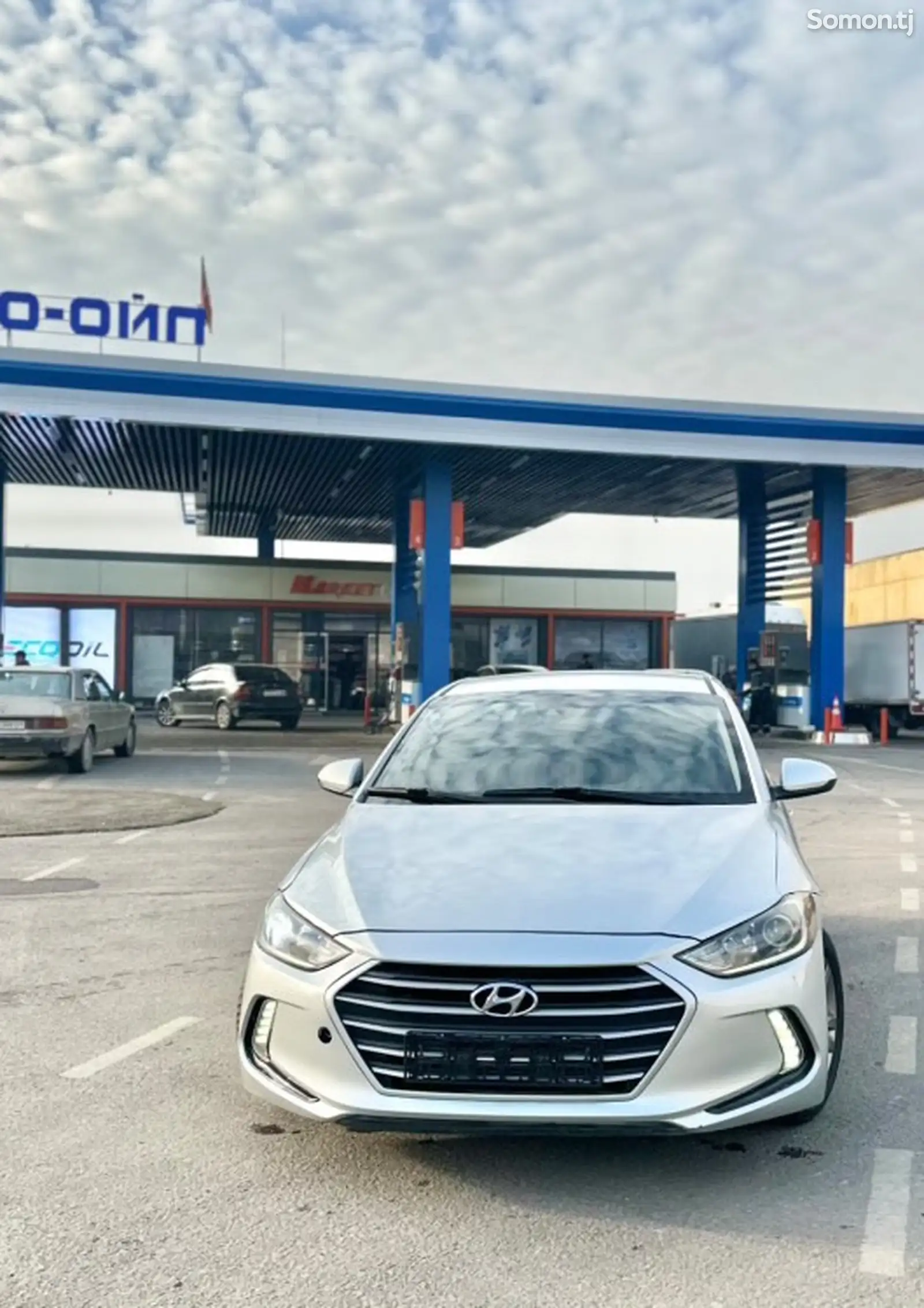 Hyundai Elantra, 2017-1