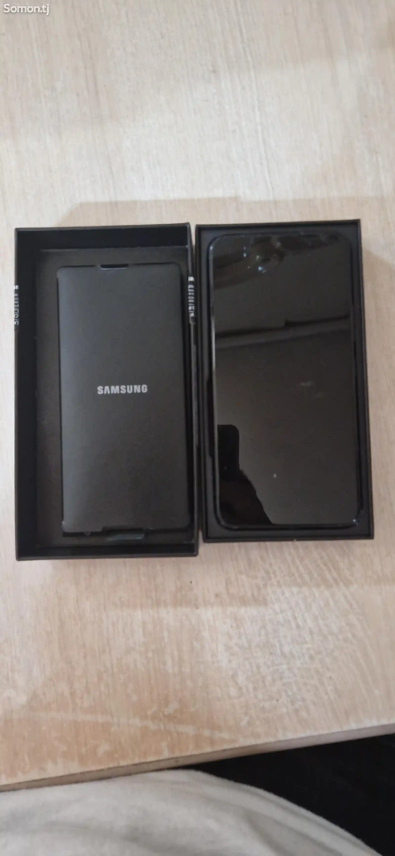 Samsung Galaxy S22 128 gb-1