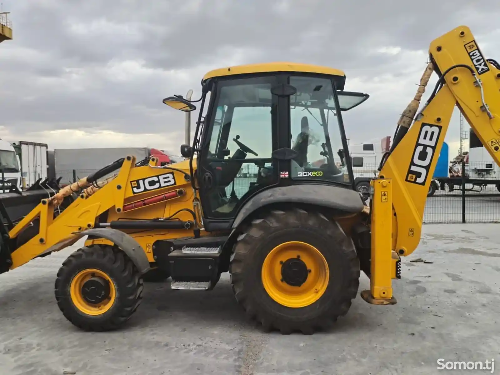 Экскаватор погрузчик JCB 3CX Plus-4