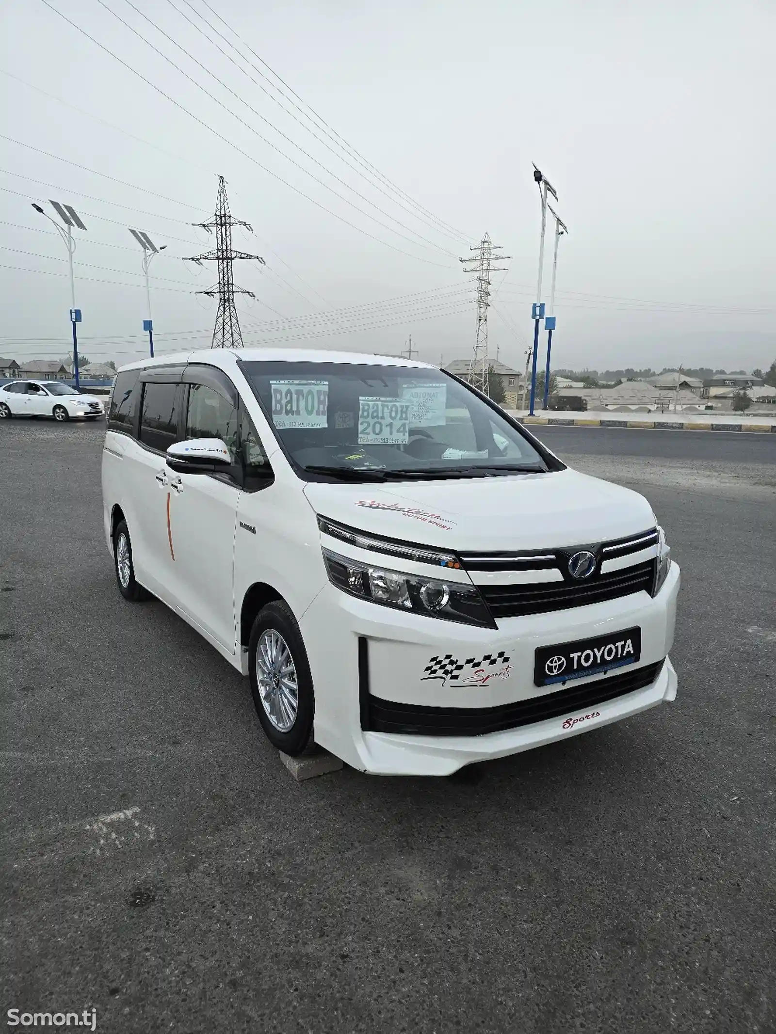 Toyota Voxy, 2014-2