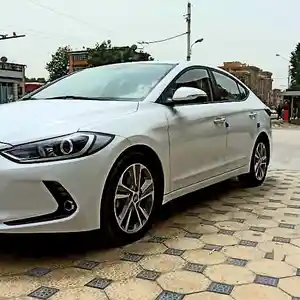 Hyundai Avante, 2018