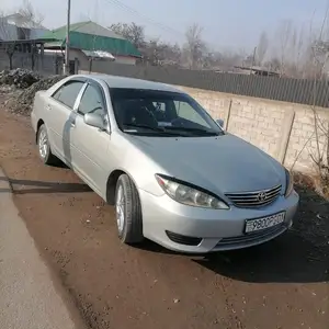 Toyota Camry, 2005