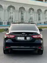 Toyota Camry, 2017-5