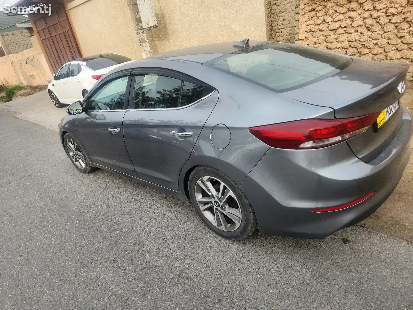 Hyundai Elantra, 2016-3