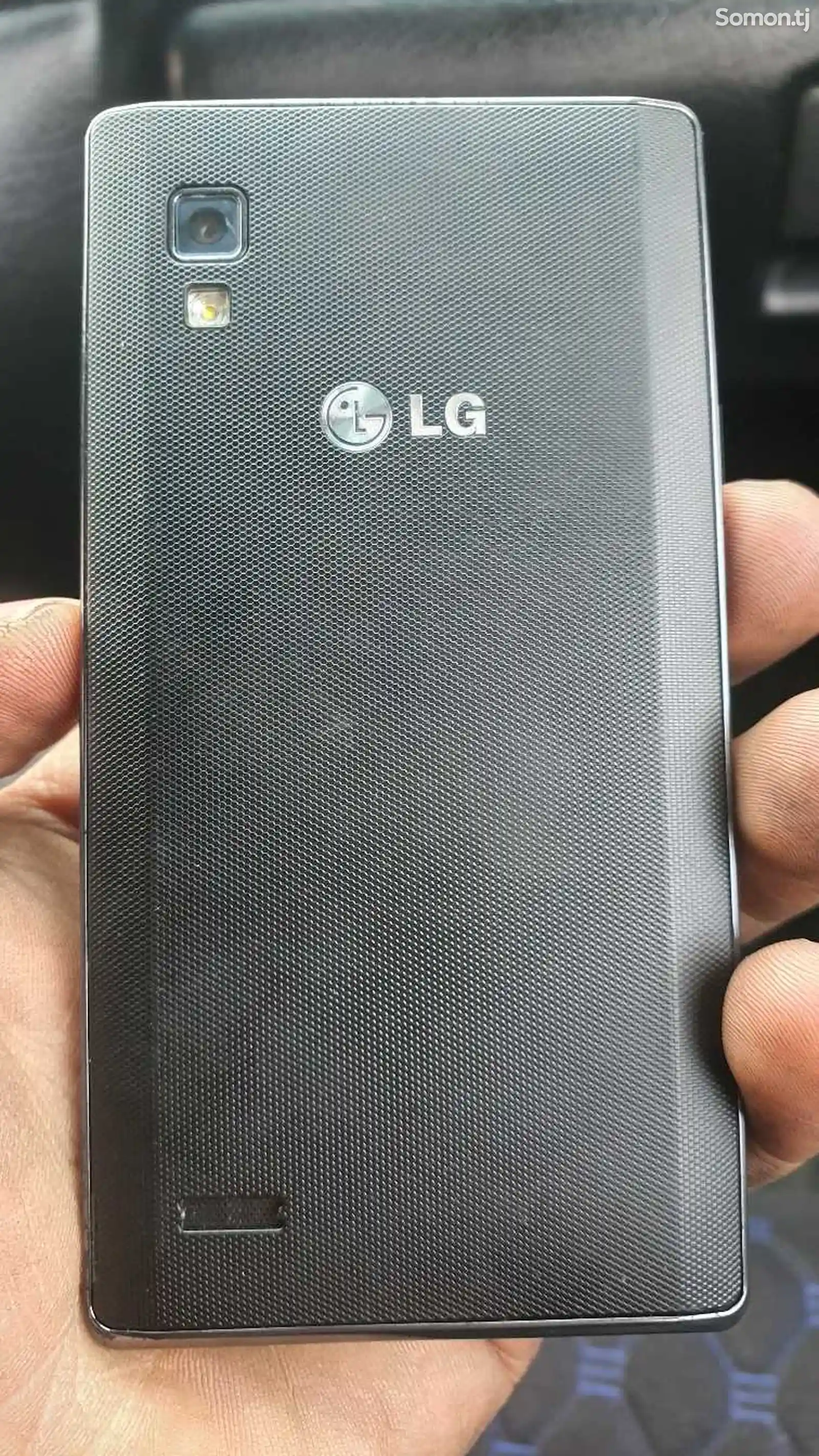Телефон LG-2
