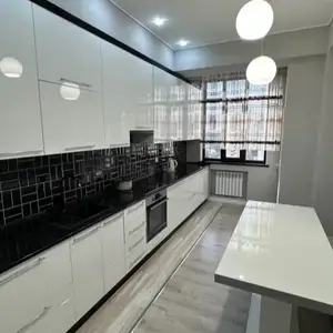 4-комн. квартира, 11 этаж, 156 м², поворот Аэропорта, р/н Шохмансур.