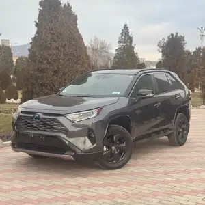 Toyota RAV 4, 2021