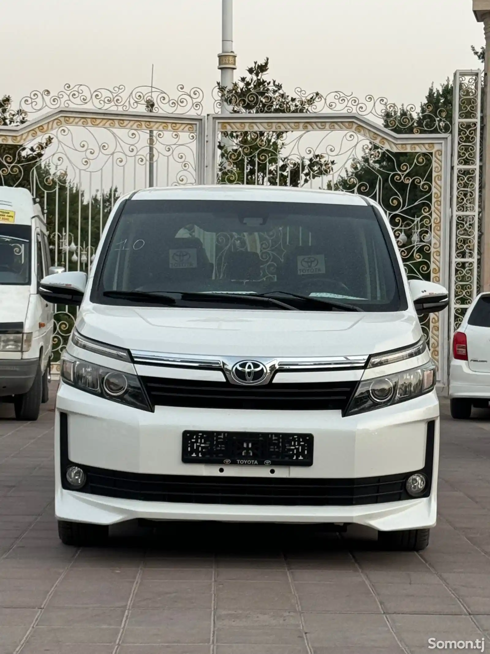 Toyota Voxy, 2016-2