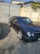 Mercedes-Benz E class, 2000-4