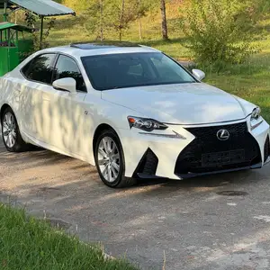 Lexus IS series, 2016