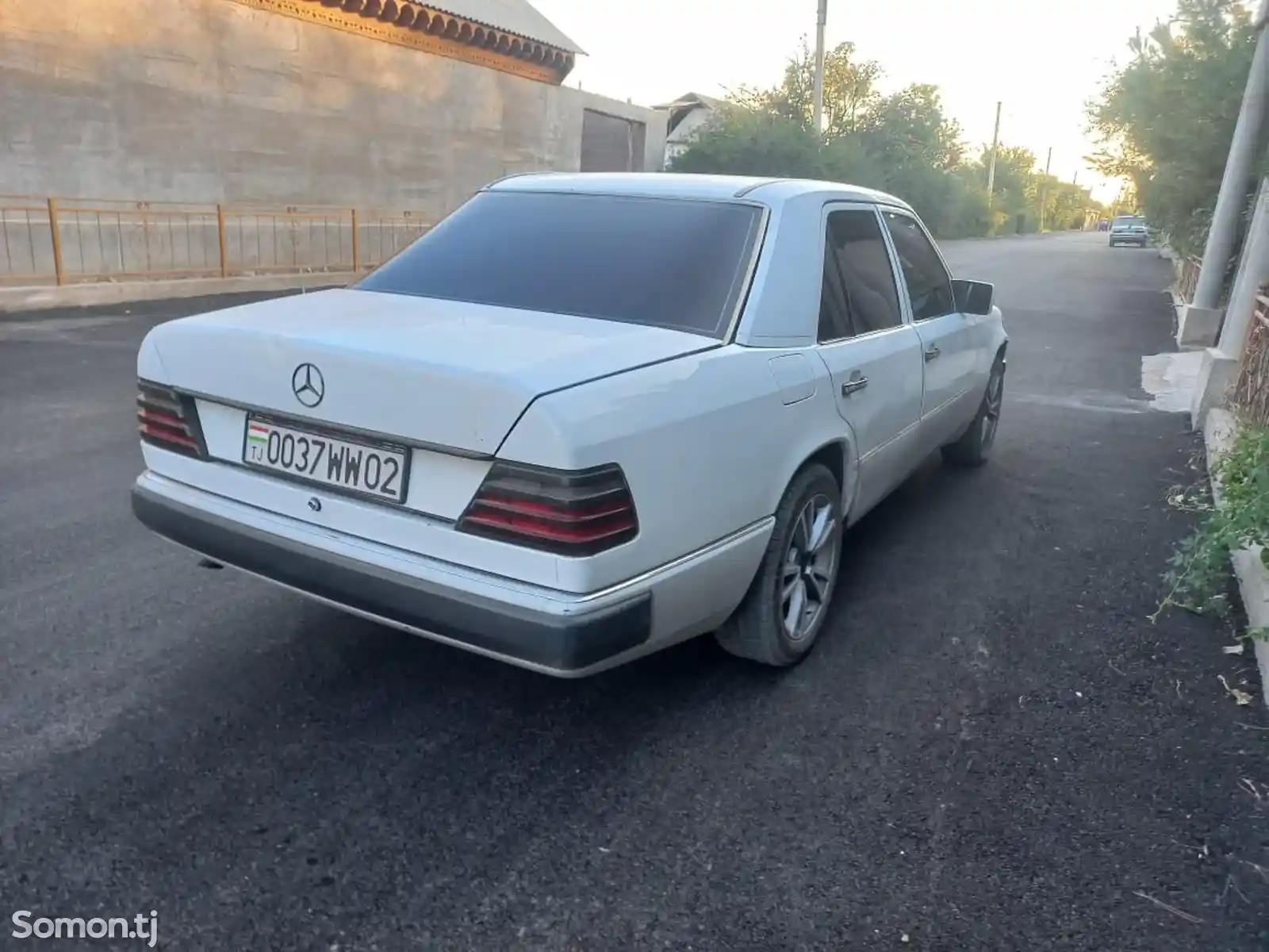 Mercedes-Benz W124, 1992-3