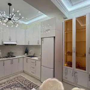 2-комн. квартира, 2 этаж, 60м², Универмаг