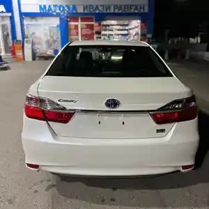 Toyota Camry, 2016