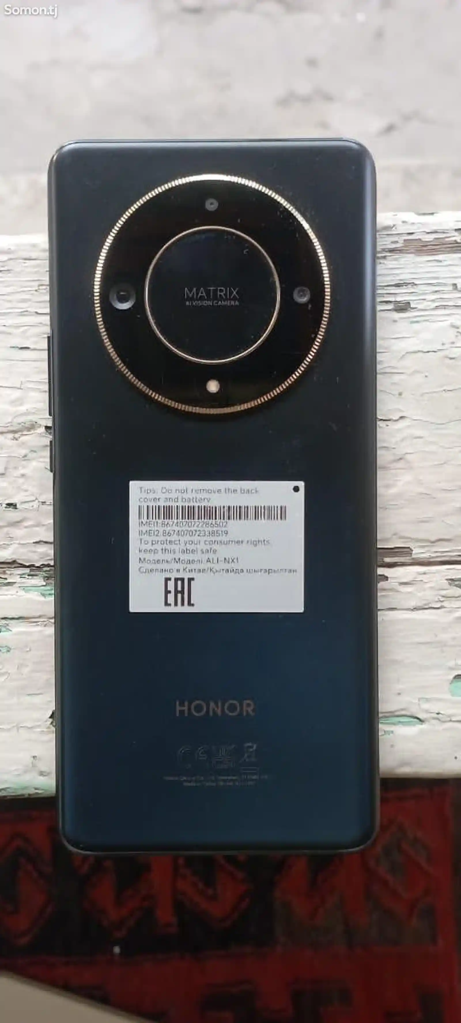 Телефон Honor-1