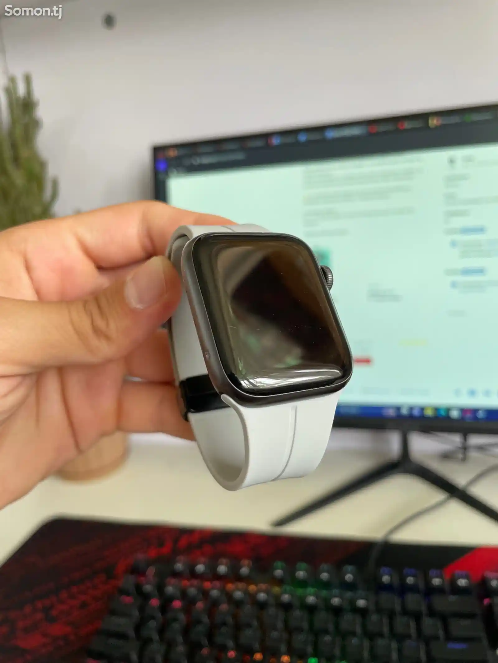 Смарт часы Apple Watch SE 44mm-3