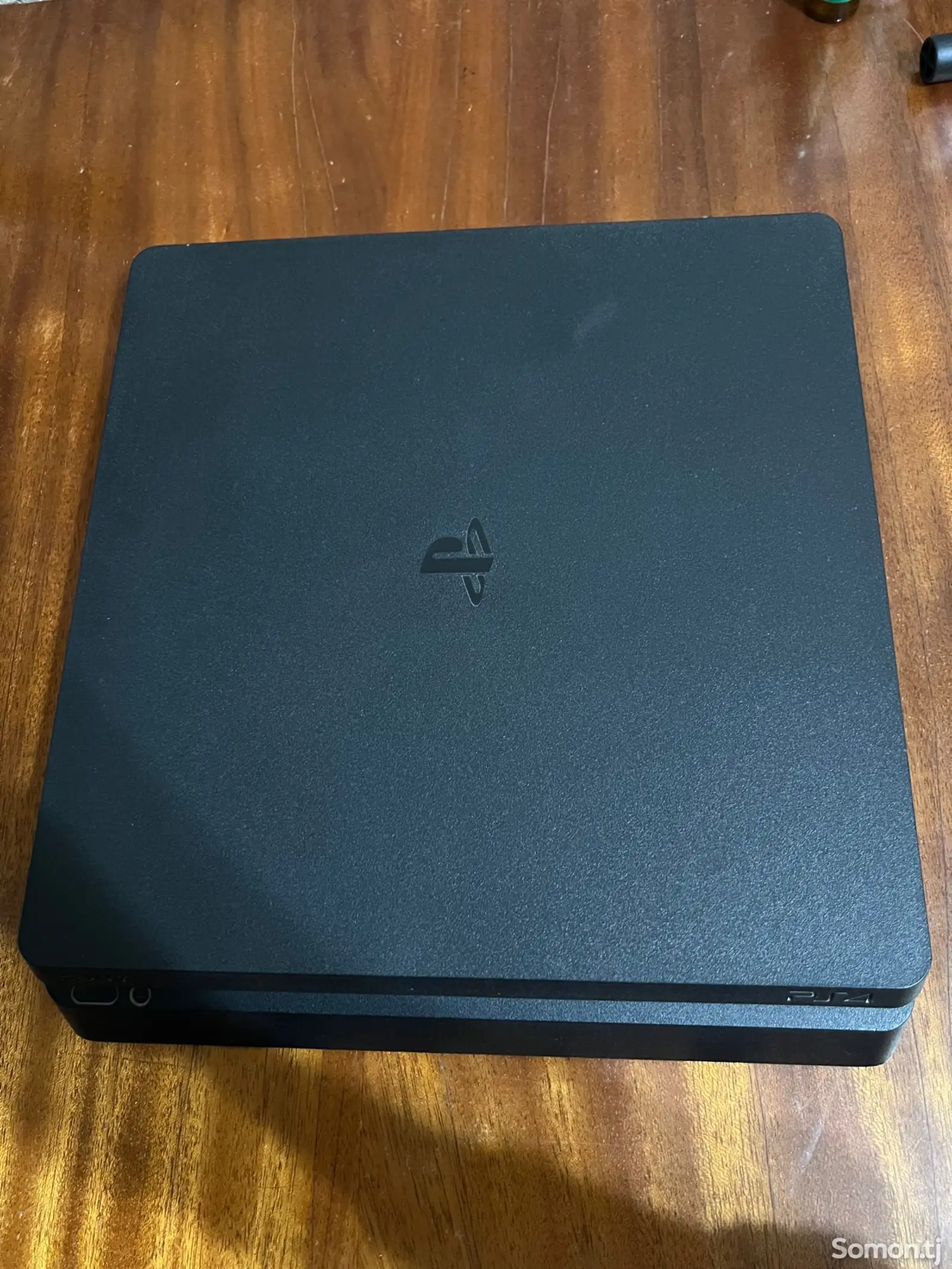 Игровая приставка Sony PlayStation 4 slim-1