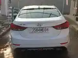 Hyundai Elantra, 2015-3