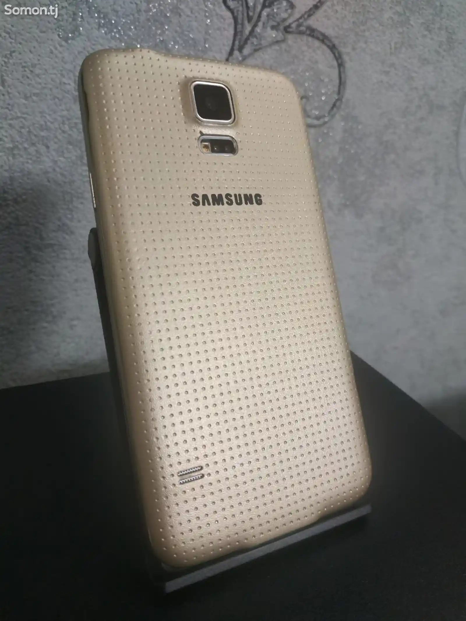 Samsung Galaxy S5, Gold-2