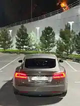 Tesla Model S, 2015-5