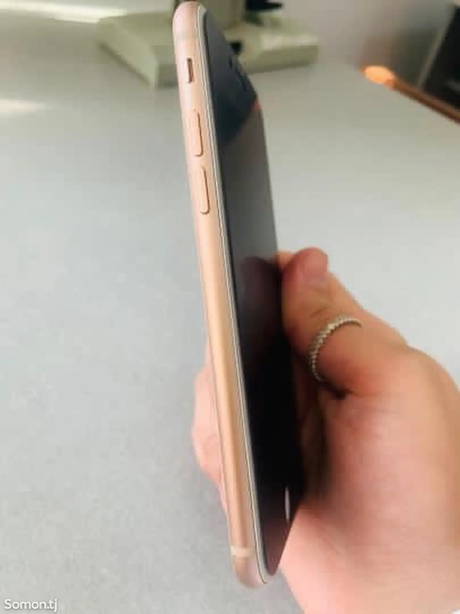 Apple iPhone 8, 64 gb, Gold-2