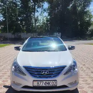 Hyundai Sonata, 2011