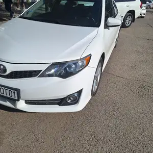 Toyota Camry, 2012