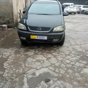 Opel Zafira, 2001