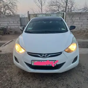 Hyundai Elantra, 2011