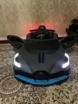 Машина Bugatti-2