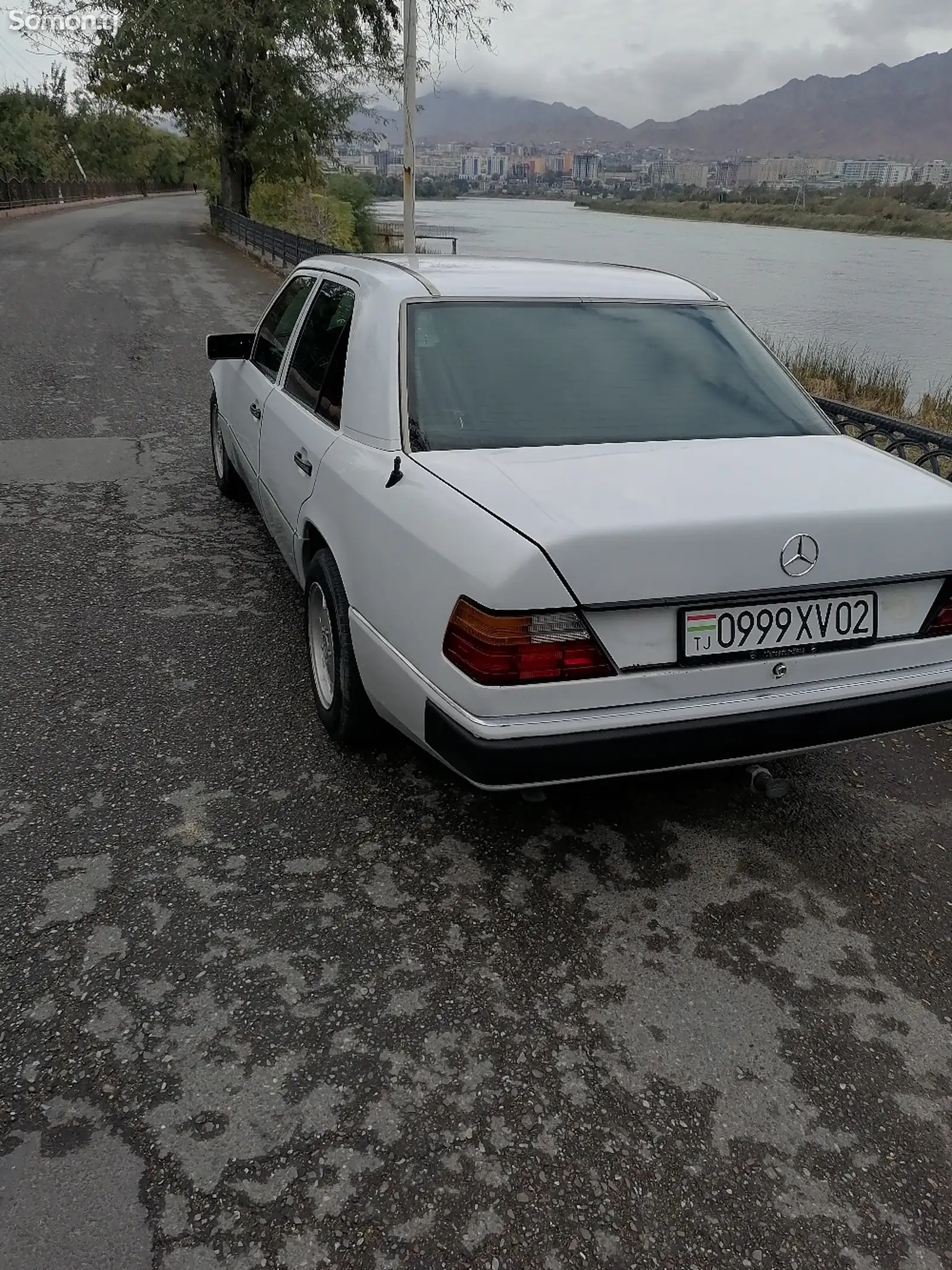 Mercedes-Benz W124, 1993-5