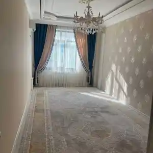 2-комн. квартира, 18 этаж, 70м², Шохмансур