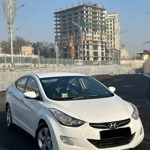 Hyundai Avante, 2013