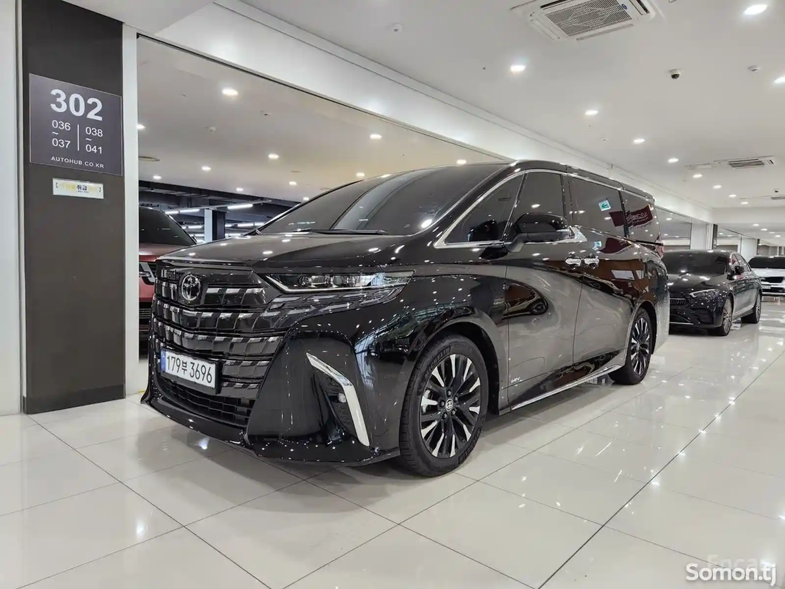 Toyota Alphard, 2024-1