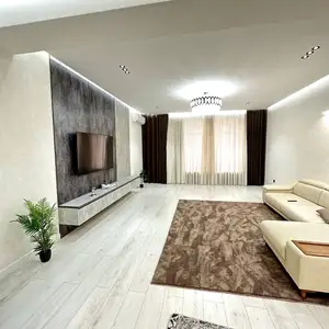 2-комн. квартира, 14 этаж, 121м², Таможня, пайкар