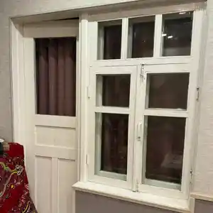 Дверь с окном