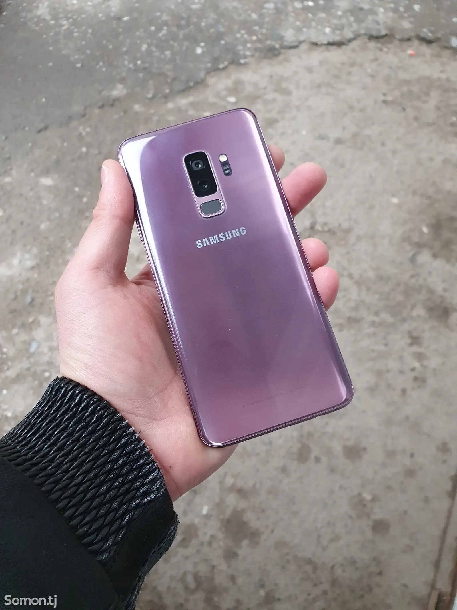 Samsung Galaxy S9 Plus-1