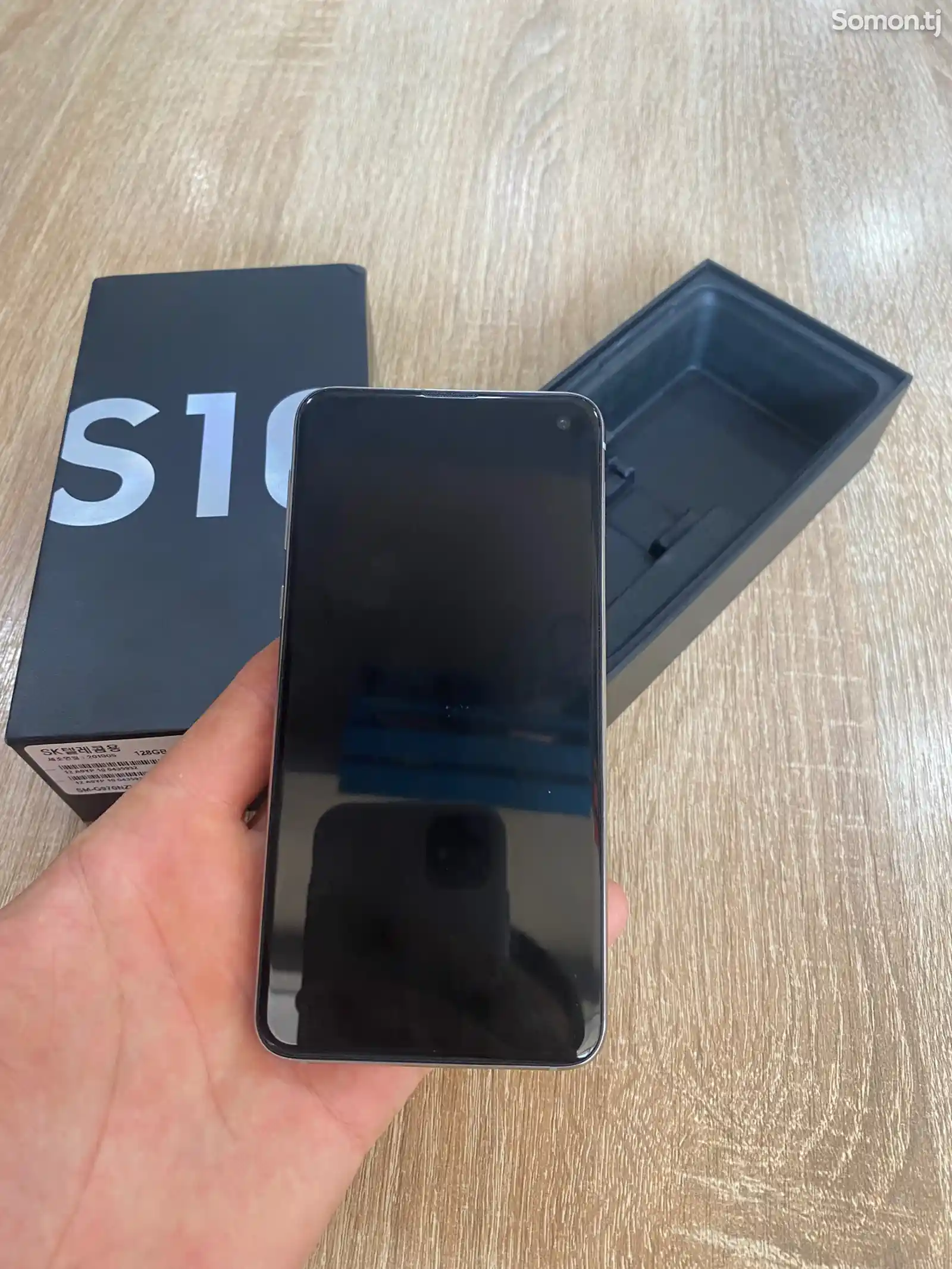 Samsung Galaxy S10e-3