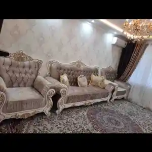 Королевский диван и кресла