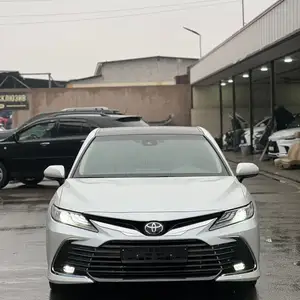 Toyota Camry, 2023