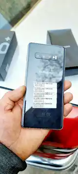 Samsung Galaxy S10 plus-4