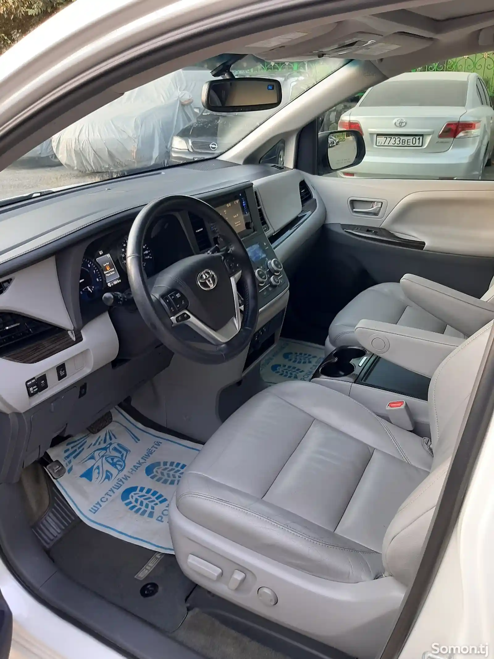 Toyota Sienna, 2015-12