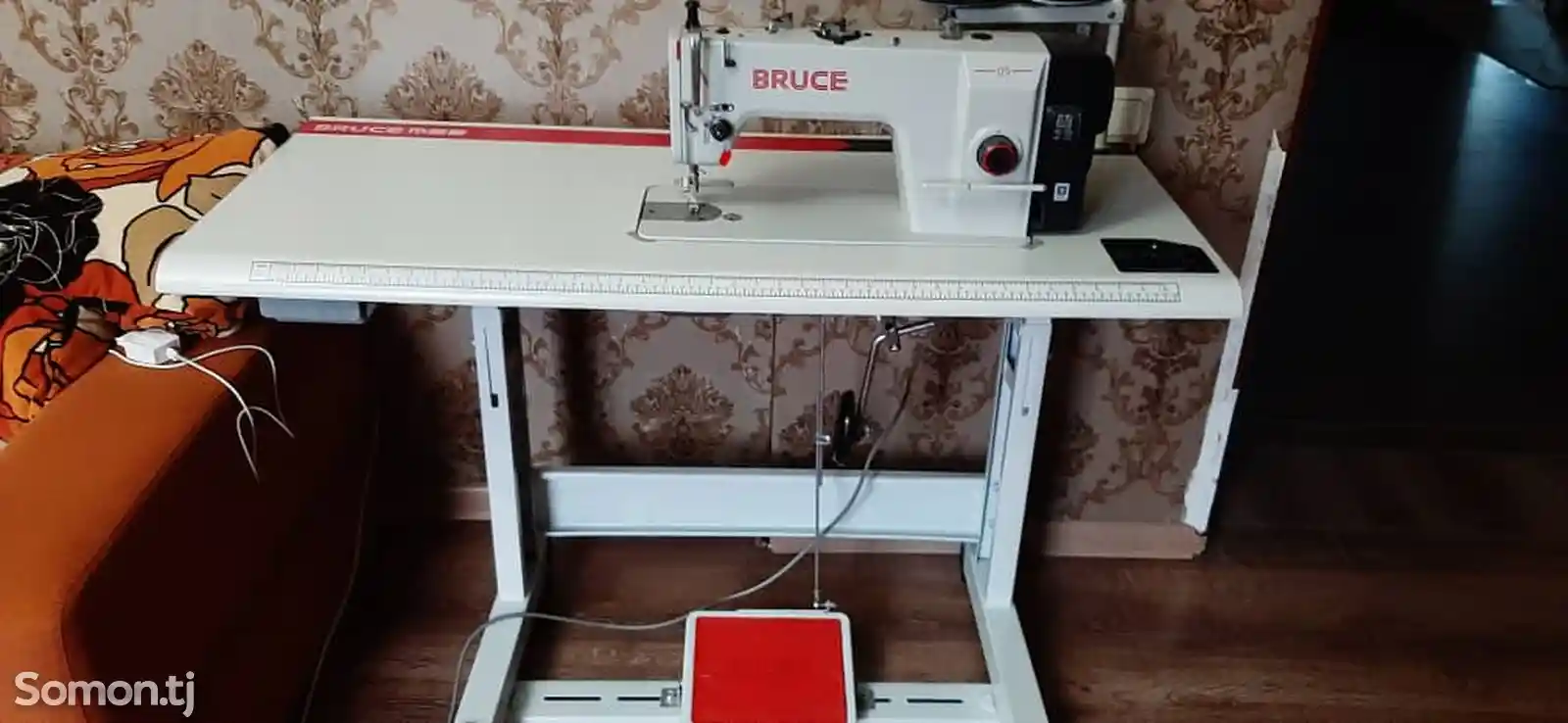 Швейная машина Bruce-1