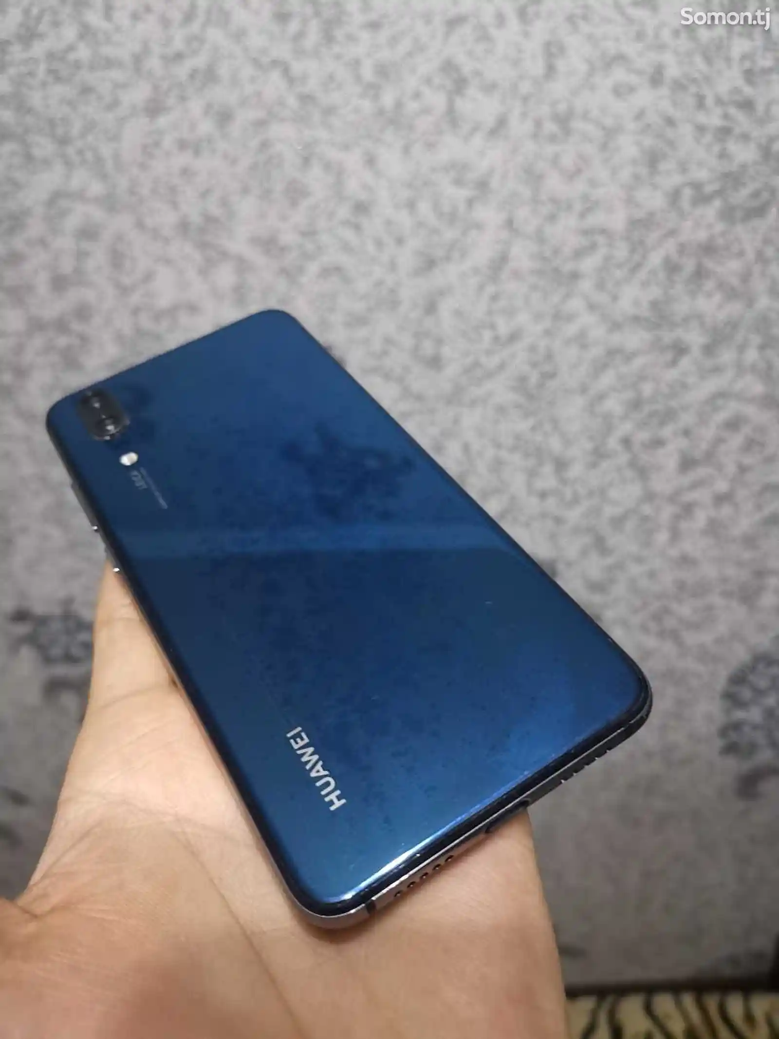 Huawei P20 4/128gb-4