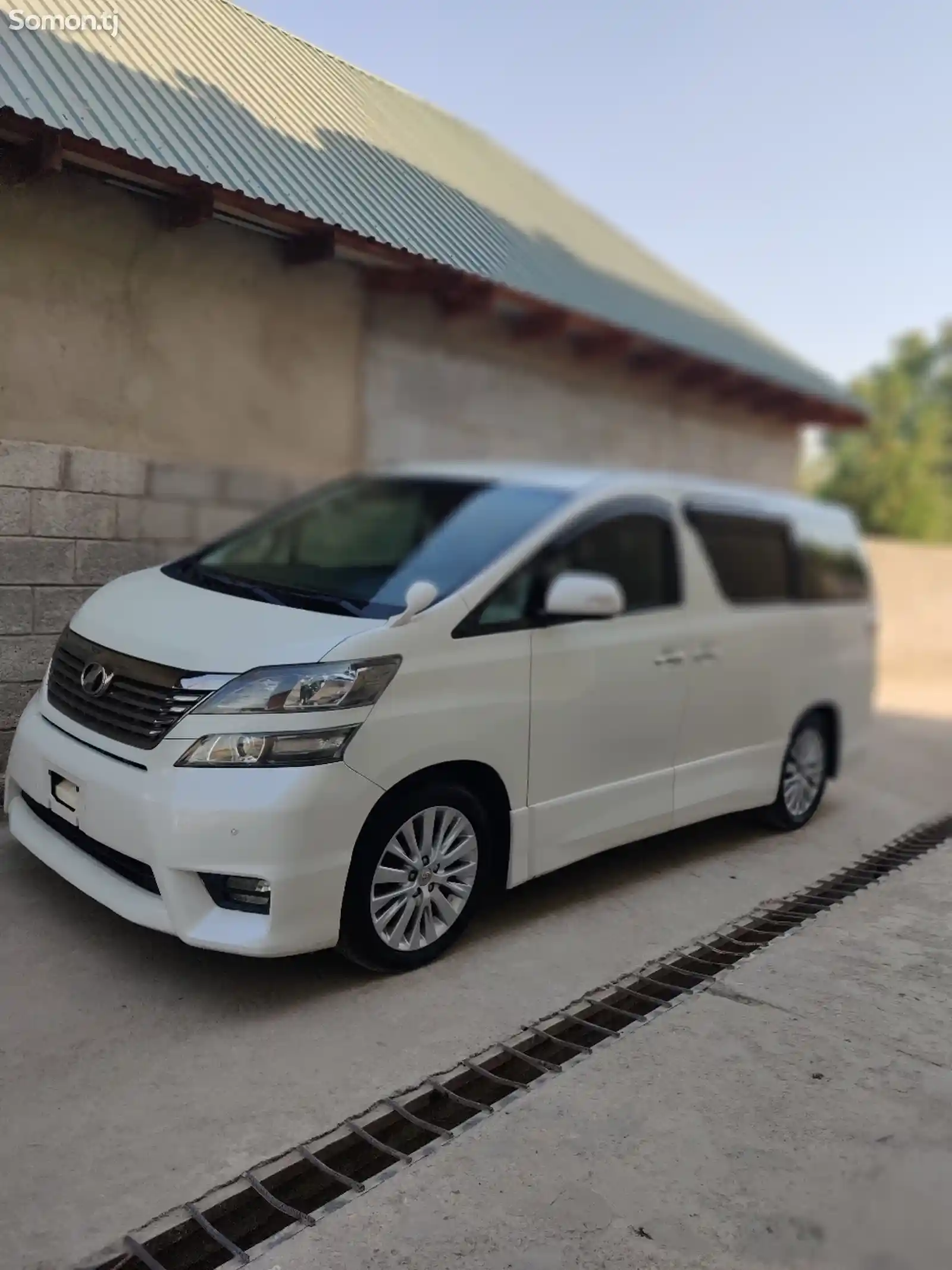 Toyota Vellfire, 2010-4