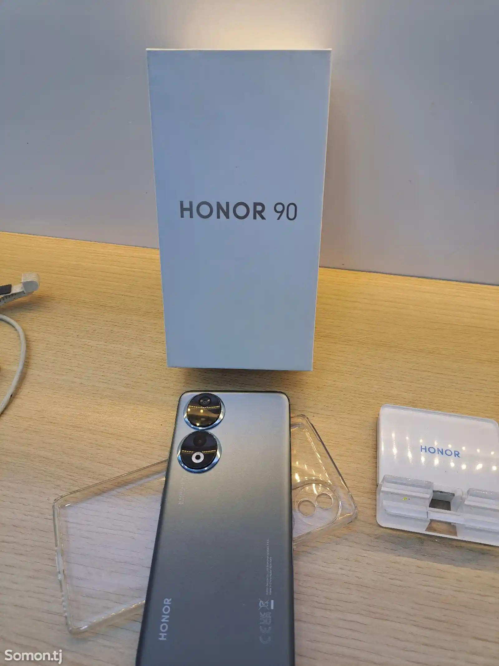 Телефон Honor-2