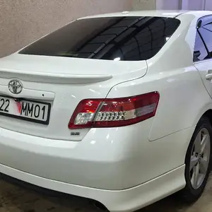 Toyota Camry, 2010