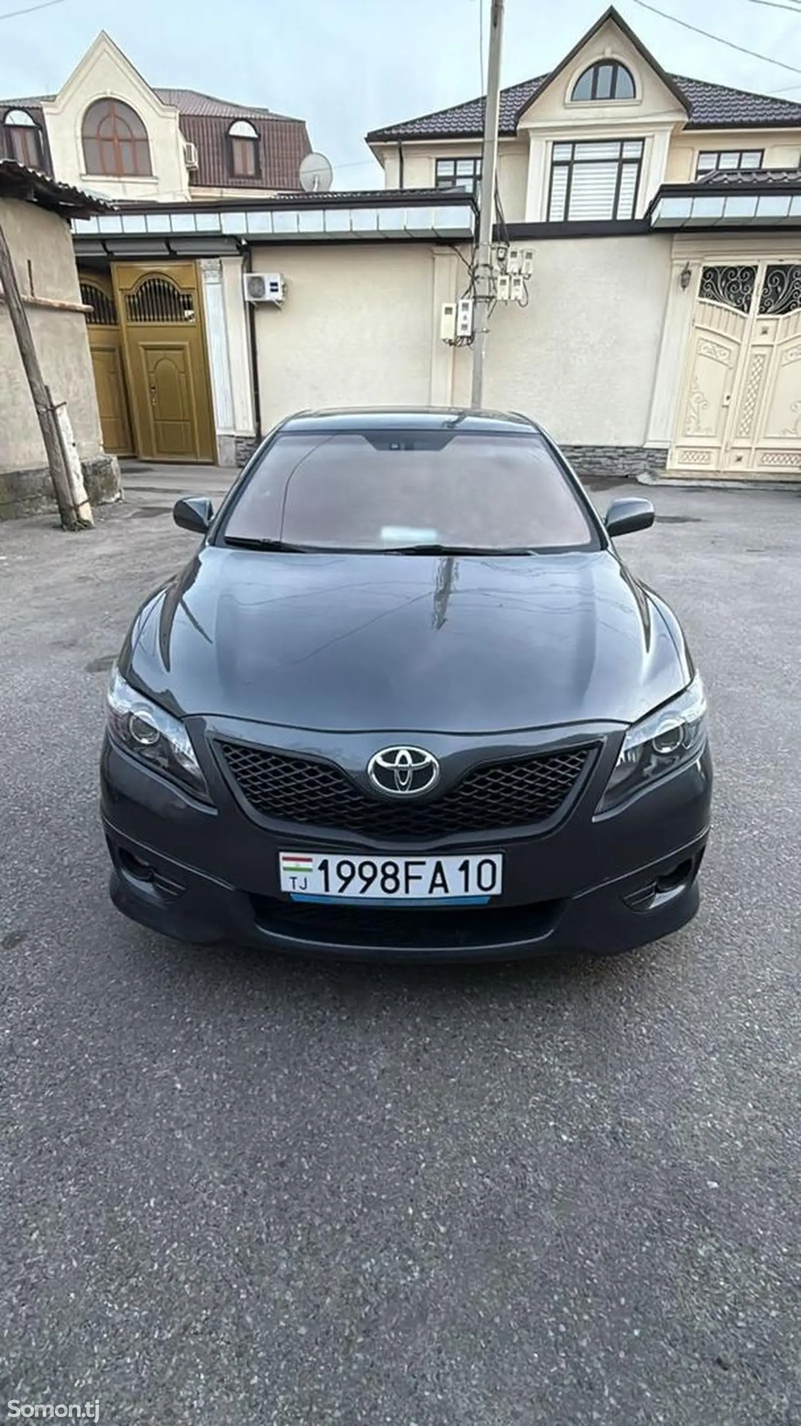 Toyota Camry, 2010-1