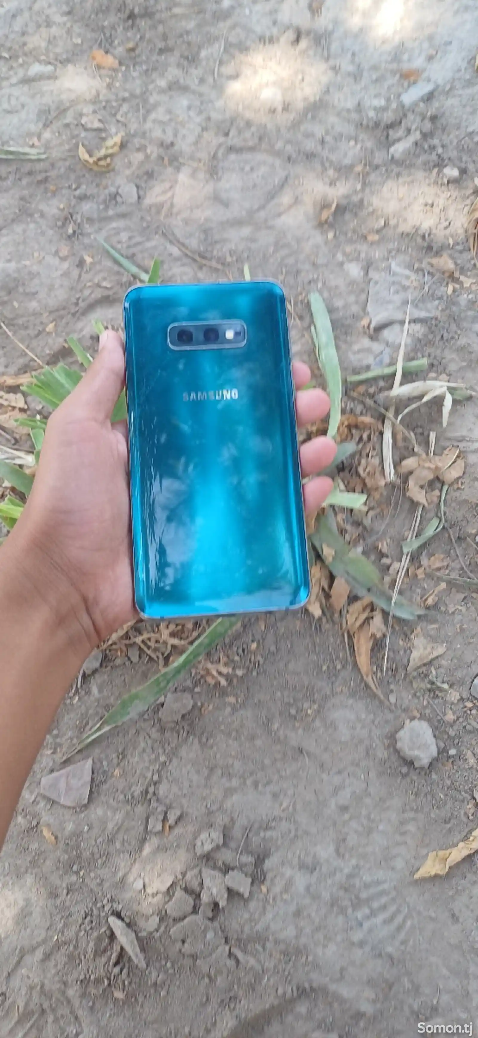 Samsung Galaxy S10e-2